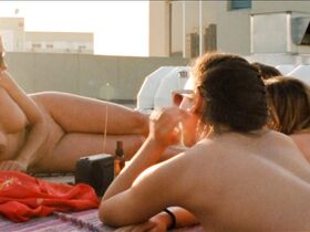 Жоана де Верона голая, София Коста Кампос голая, Инес Гафаниз голая – Тысяча и одна ночь: Часть 2. Опустошенный (2015)