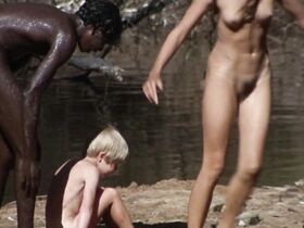 Дженни Агаттер голая – Обход (1971)