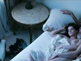 Роксана Мескида голая – Самый забавный способ умереть (2012) #3