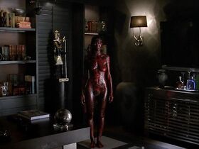 Шэнон Финли голая, Джоди Смит голая, Хлоя Холмс голая – Настоящая кровь s06e01 (2013) #2