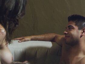 Амелия Брантли голая – Крампус: Древнее зло (2016) #4