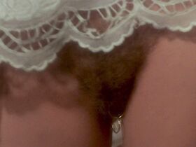 Корин Клери голая, Ли Селльгрен голая – История О (1975) #2