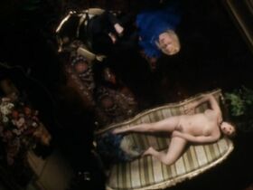 Моник ван де Вен голая, Ханна де Леуве голая – Кити-вертихвостка (1975) #2