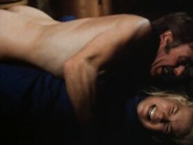 Моник ван де Вен голая, Ханна де Леуве голая – Кити-вертихвостка (1975) #3