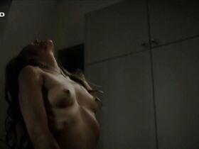 Петра Шмидт-Шаллер голая – Мужчина под подозрением (2016)