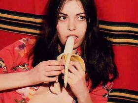 Лина Ромай голая, Элис Арно голая – Горячие ночи Линды (1975)