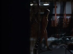 Лора Харрис голая – Факультет (1998) #2