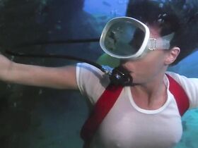 Жаклин Биссет секси – Бездна (1977)