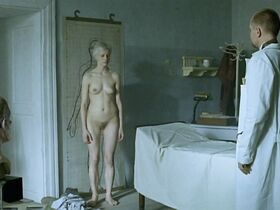 Кирсти Штубо голая – Опиум (2007)