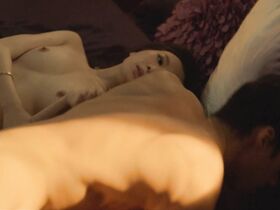 Айви Шао голая, Хин Ли голая – Жильцы снизу (2016) #2