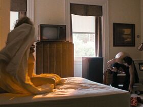 Джейми Ньюманн голая – Двойка s01e07 (2017) #5