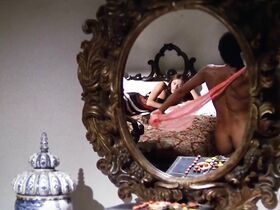 Патриция Адиутори голая, Розария Делла Феммина голая, Барбара Мардзано голая, Анджела Ковелло голая – Торсо (1973) #5