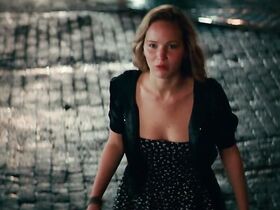 Дженнифер Лоуренс секси – Бобер (2011) #2