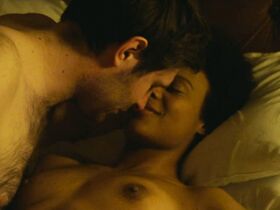 Леа Харви голая – В дороге (2016)