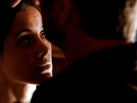 Рэйчел Шелли голая – Ответный удар s02e05 (2011)