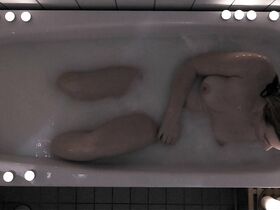 Ланна Олссон голая – Чувствительность (2016)