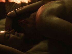 Ханна Гросс голая – Охотник за разумом s01e01 (2017) #4