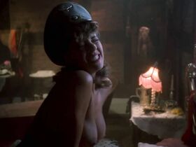 Лэндон Холл голая, Мишель Бауэр голая, Жасмин Тушек голая – Повелитель кукол 3: Месть Тулона (1991) #1