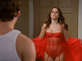 София Буш секси – Холм одного дерева s08e15 (2011) #2