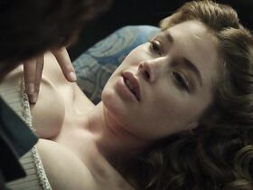 Даутцен Крёз секси – Новая земля (2011)