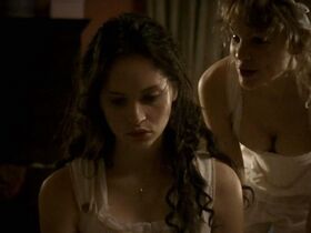 Фелисити Джонс секси – Нортенгерское аббатство (2007) #3