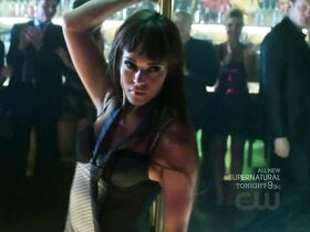 Линдси Фонсека секси – Её звали Никита s02e09 (2011)