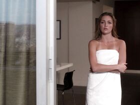 Лили Симмонс голая – Рэй Донован s05e09 (2017) #1