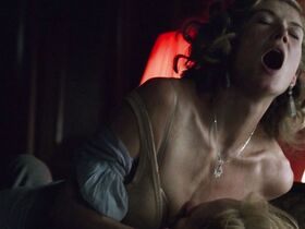 Розамунд Пайк голая – Мозг Гиммлера зовется Гейдрихом (2017)