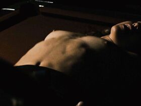 Маргарита Левиева голая – Двойка s01e04 (2017)