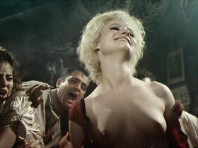 Дженнифер Джейсон Ли голая – Последний поворот на Бруклин (1989)