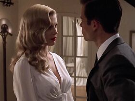 Ким Бейсингер секси, Эмбер Смит голая, Шоуни Фри Джонс голая – Секреты Лос-Анджелеса (1997) #3