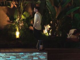 Линдси Кролиус голая, Хлоя Катрин Ким секси – Бомбила (2016) #1