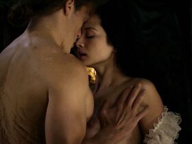 Ханна Джеймс голая – Чужестранка s03e04 (2017) #1