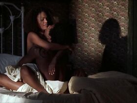 Ниа Лонг голая – На дне бездны (1999)