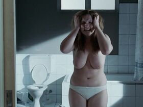 Кейт Белл голая, Рут Брэдли голая, Миранда Отто голая – В ее шкуре (2009)