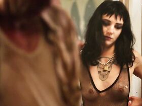 Шейла Ванд голая – Убить за 68 (2017) #5