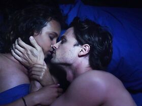 Алиша Боэ секси – Убить за 68 (2017) #7