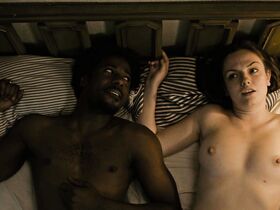 Эмили Мид голая – Двойка s01e02 (2017) #3