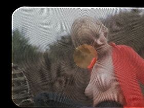 Лиза Блаунт голая – Похоронены, но не мертвы (1981)