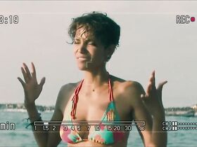 Холли Берри секси – Заклинательница акул (2012) #2