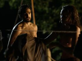 Лора Хэддок голая – Демоны Да Винчи s02e02 (2014)