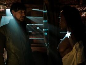 Лора Хэддок голая – Демоны Да Винчи s02e02 (2014) #2