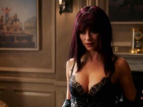 Дженнифер Лав Хьюитт секси – Список клиентов s02e07 (2013)