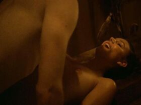 Зита Вашш голая – Дети кукурузы (2009)