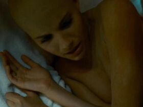 Сиенна Миллер секси – Медовый месяц Камиллы (2007)