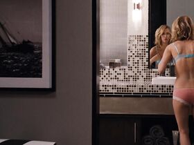 Кристен Уиг секси – Девичник в Вегасе (2011) #2