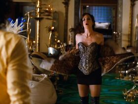 Дженнифер Гарнер секси – Артур. Идеальный миллионер (2011)