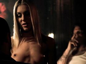 Эйприл Флауэрс голая – Одиночка (2003) #3