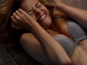 Джейми Кинг секси – Развилка на дороге (2010) #3