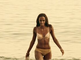 Яима Рамос секси – Пластиковое море s01e07 (2015)